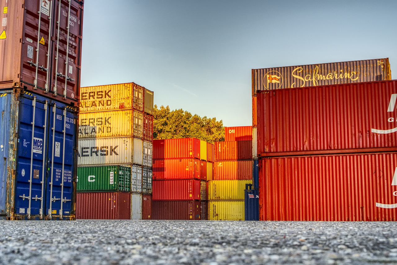 What Size are Shipping Containers?